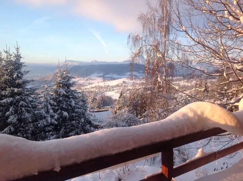 Beautiful comfortable chalet, isolated, altitude 900m, unobstructed view of the