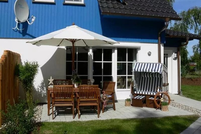 Vacation home in a high-quality maritime ambience on a long sandy beach!