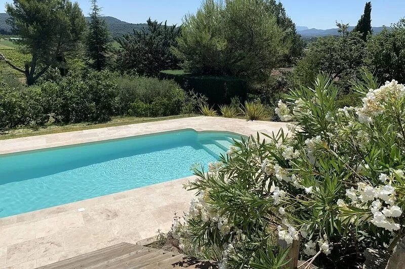 Comfortable villa in a quiet area, close to the village, shops and restaurants