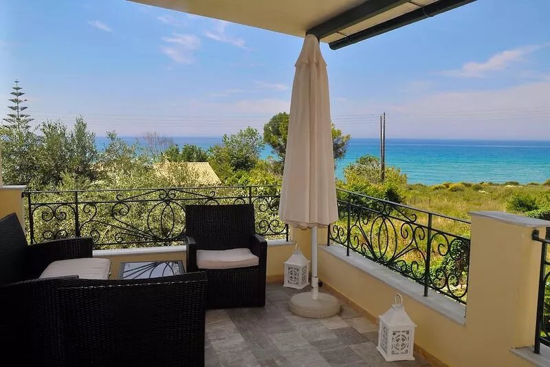 Beach houses in Corfu “Angelos” at Agios Gordios