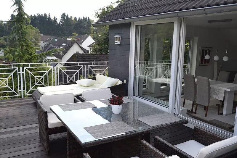 Exclusive 100 sqm loft-style apartment in Solingen with 2 roof terraces