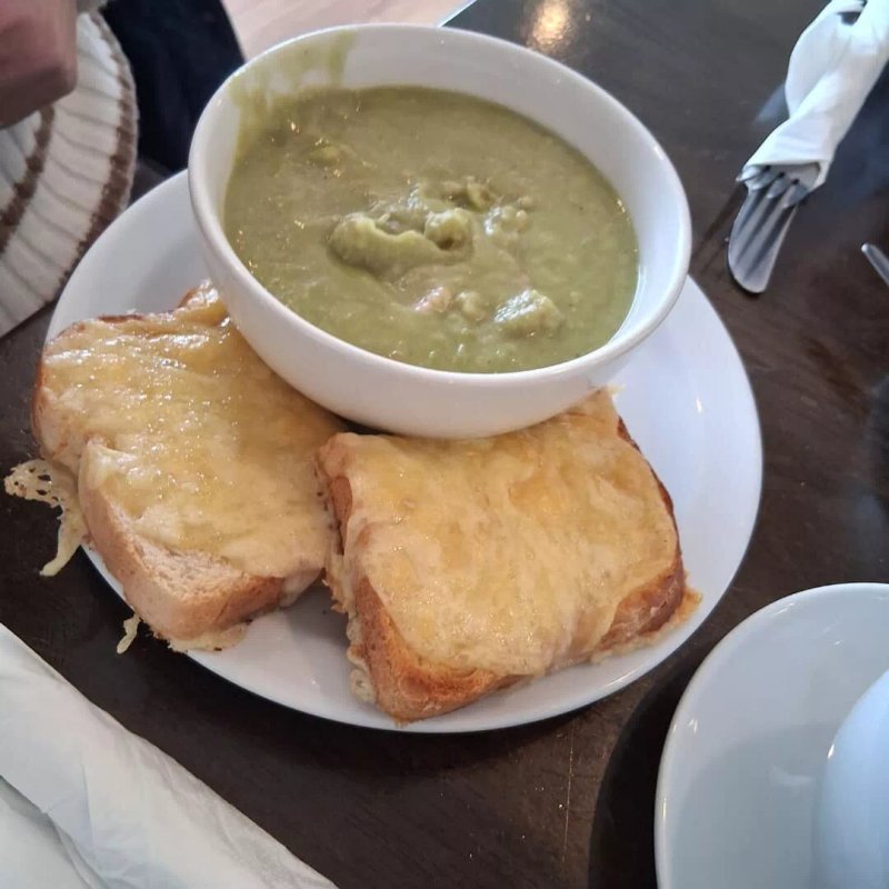 Whistles Tea Room