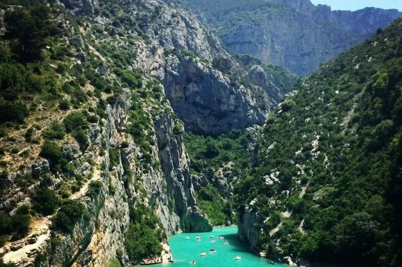Enchanting 12th-Century Château Hideaway, Sleeps 6, Large Pool, 5km to Lorgues