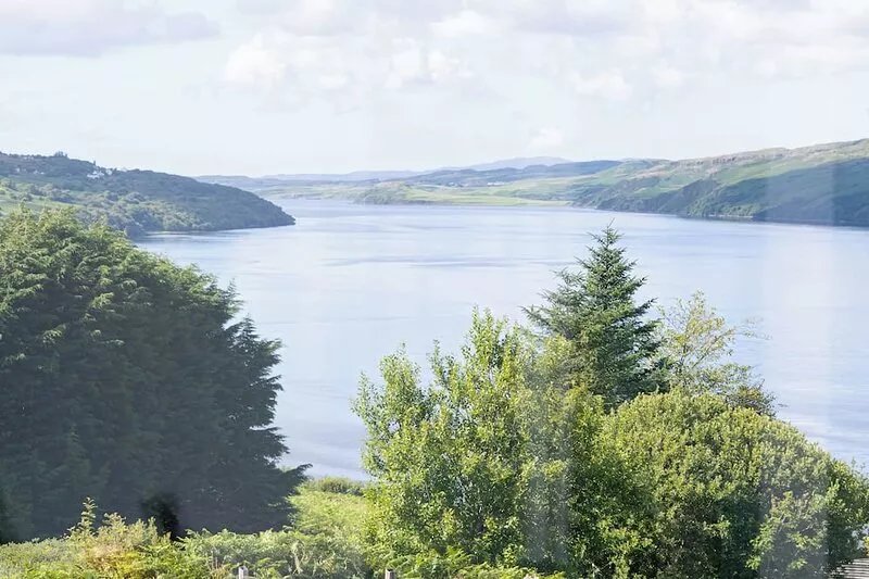 Luxury 4 Bdrm Seaview Cottage by the Fairy Pools