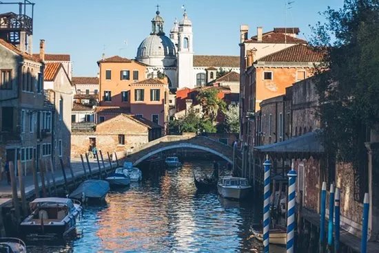Lucia Venice Walks And Tours