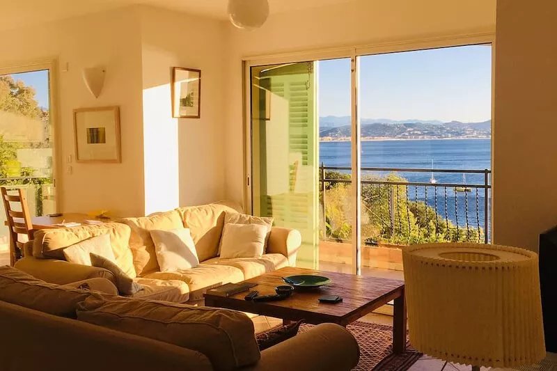 Stunning view of the Bay of Cannes, Luxury apartment