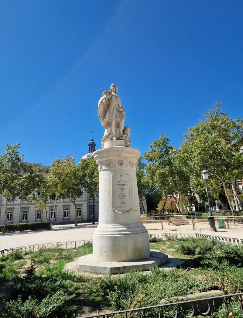 Monument Of D.Fernando IV