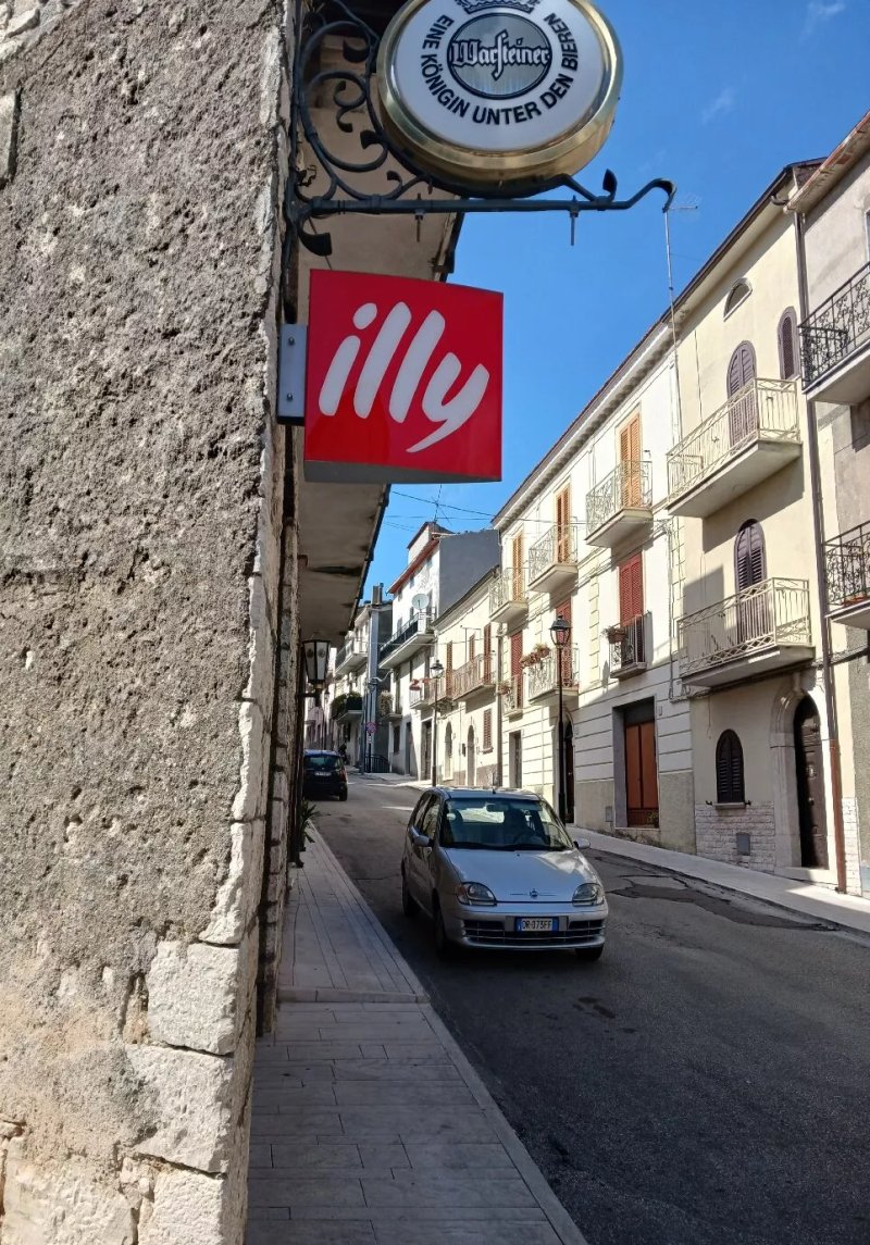 La Lucina pub