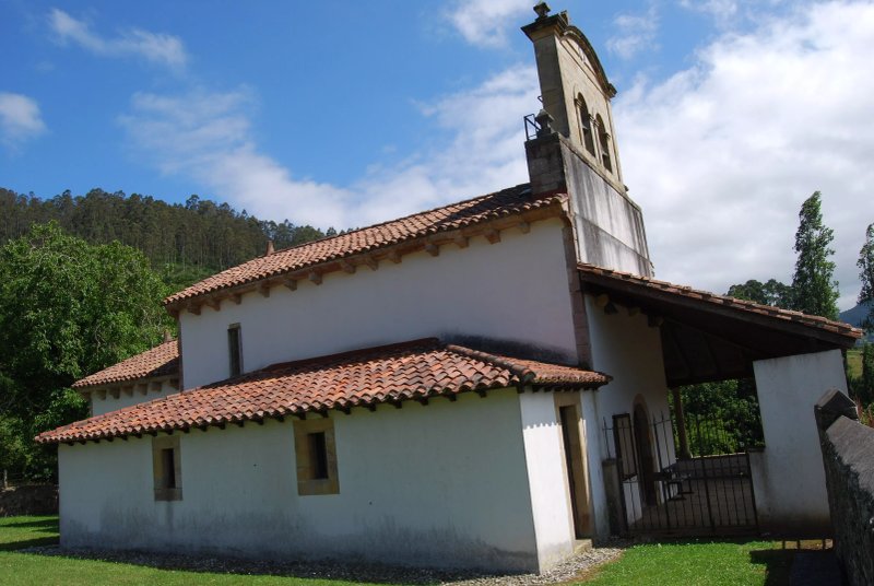 Iglesia De San Salvador De Fuentes