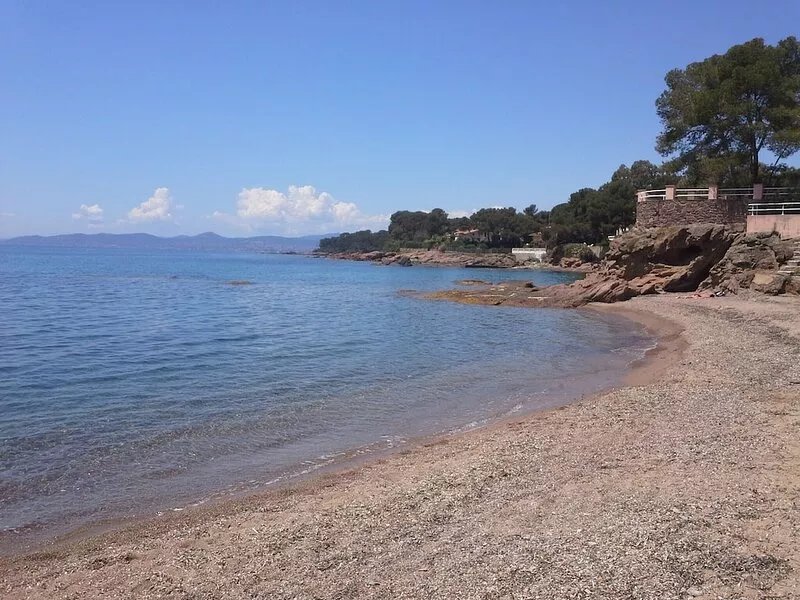 House with sea view, garden + terrace, 2 air-conditioned bedrooms, WIFI, garage