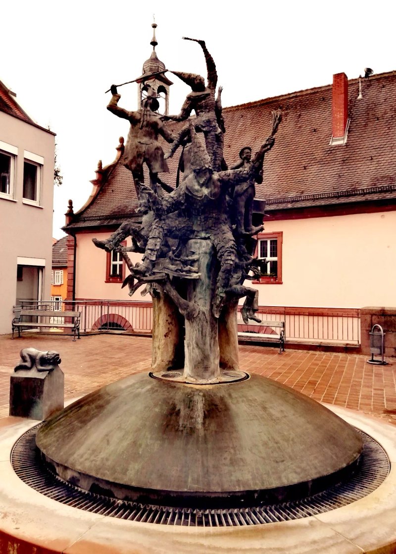 Buchener Narrenbrunnen