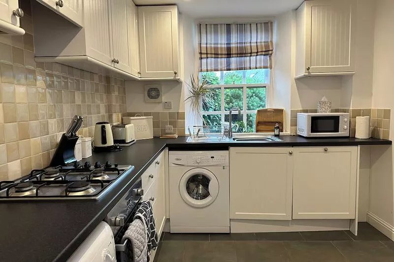 Stylish countryside cottage outside Edinburgh