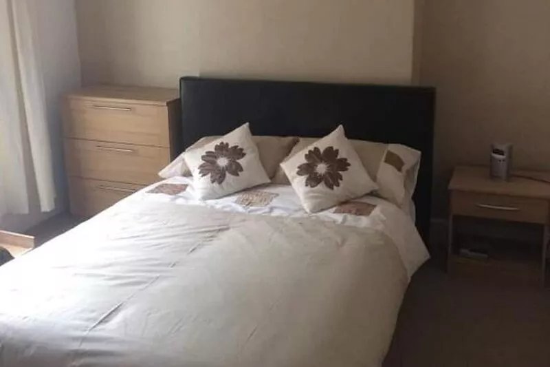 3 bed house, 5 mins walk from Taunton town centre