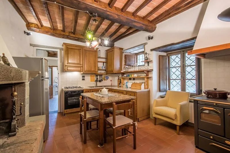 Apartment Casale Rosennano - Scuderie with Shared Garden & Wi-Fi