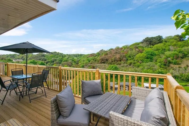 Sea Breeze - Two Bedroom House, Sleeps 4