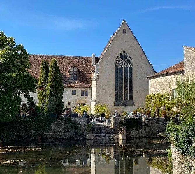 A Touch of Paradise in rural France with heated pool