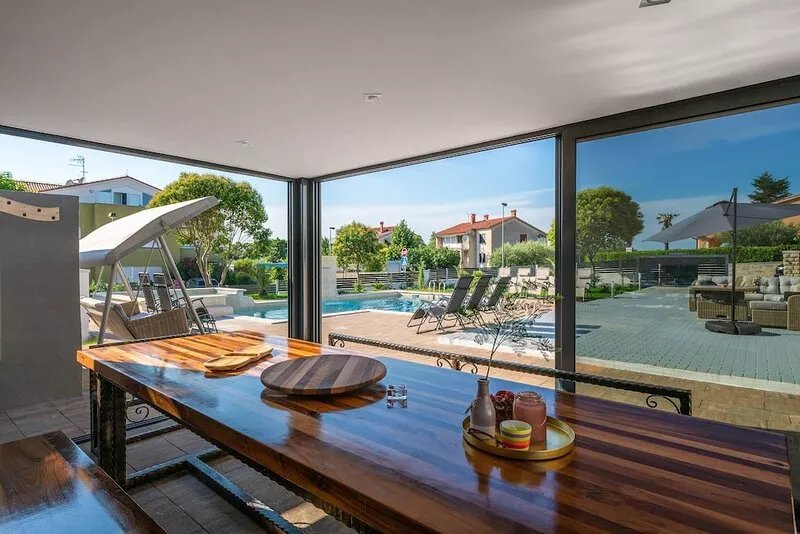 Villa Zorica in Poreč with 7 Bedrooms, Pool, Fireplace