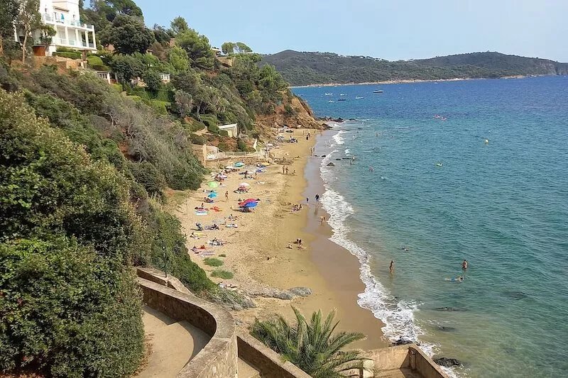 La Valmériane, Gigaro beaches on foot