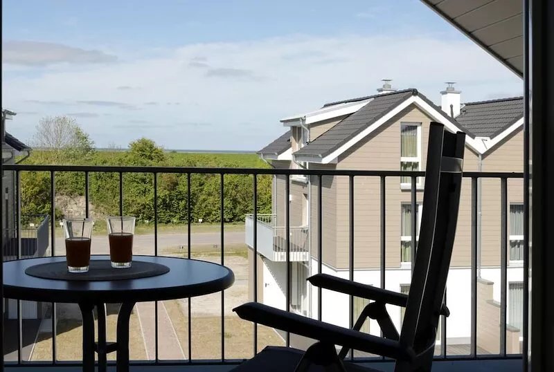Well-maintained vacation home, sauna, south-facing terrace, loggia with sea