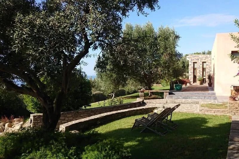 Situated at a panoramic location in the middle of vineyards and olive groves