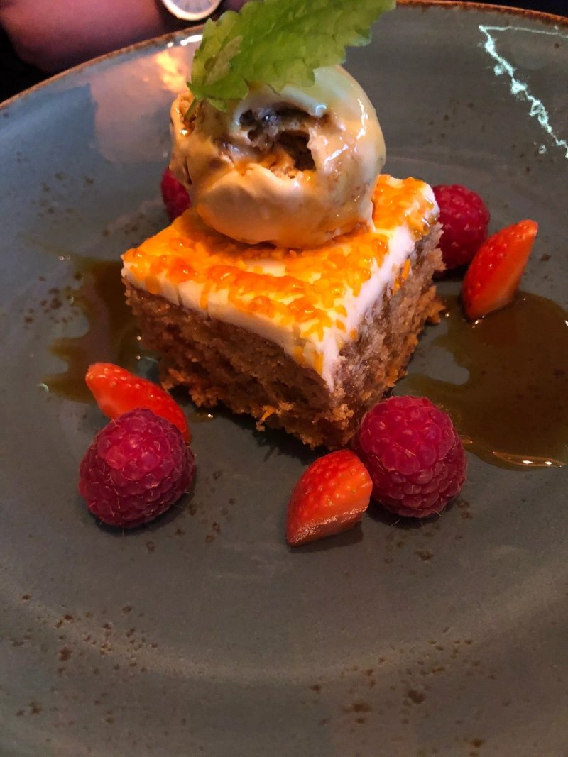 Pir Bar & Restaurant