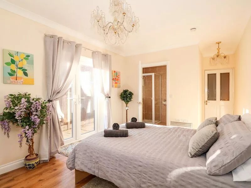 4 DOROTHY AVENUE, pet friendly, country holiday cottage in Skegness