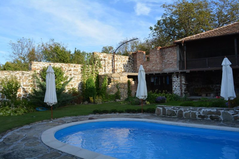 Guest House Golemanite