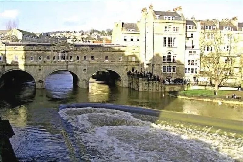 ' Cotswolds Retreat' Double Jacuzzi/FREE WiFi/SKY TV’