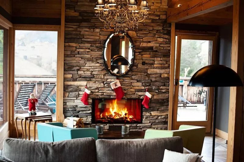 Chalet lovers in Switzerland