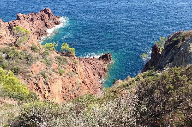 Contemporary villa, exceptional sea and Esterel view