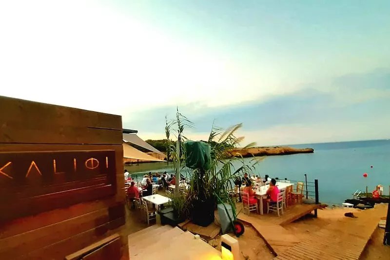 2-bedroom VILLA in Kapparis, 500 metres from beach- full A/C, free WI-FI