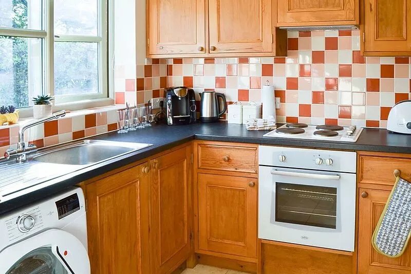 Indulge and delight, a wonderful home from home with enclosed garden and