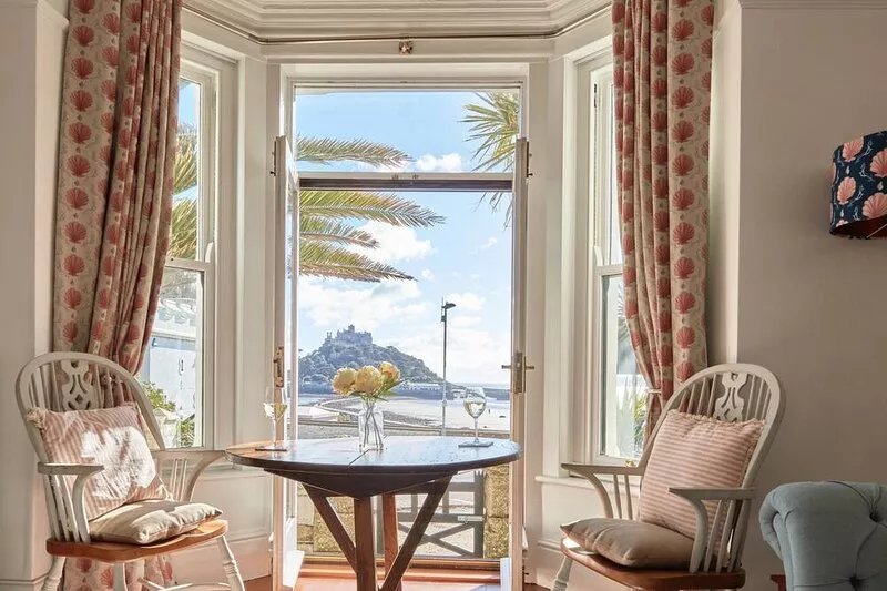 Luxury 1 bed apartment - best view in Cornwall?