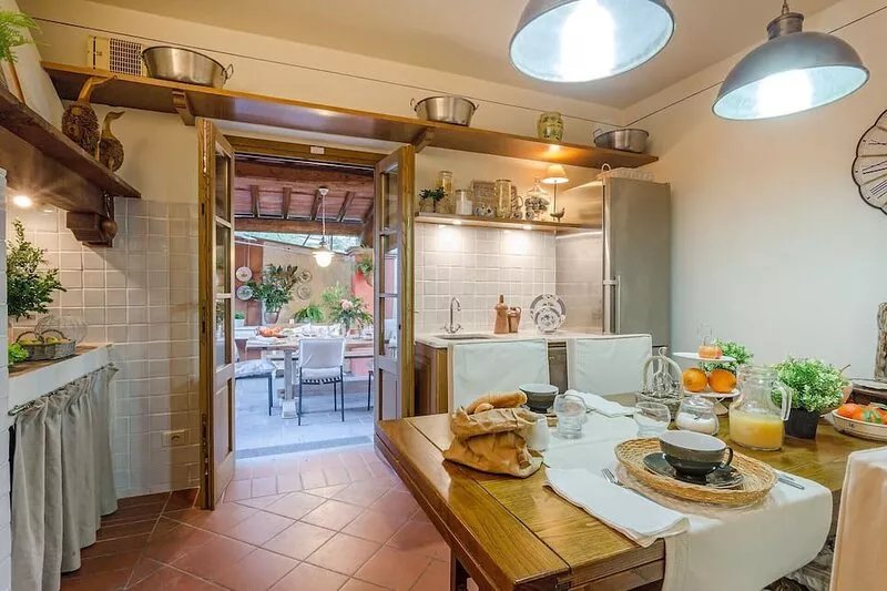 Panoramic 4 Bedrooms Farmhouse with Private Pool in Lucca close to Town Centre