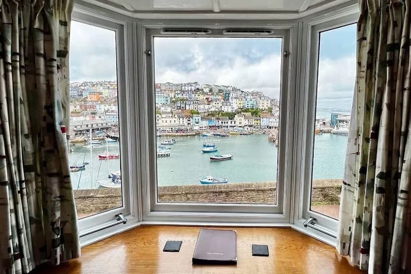 Fisherman's Wharf - sleeps 6 guests  in 3 bedrooms