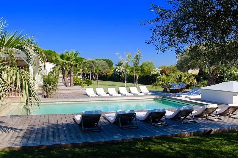 StTropez beautiful villa on one level, close to beaches and village of St Tropez
