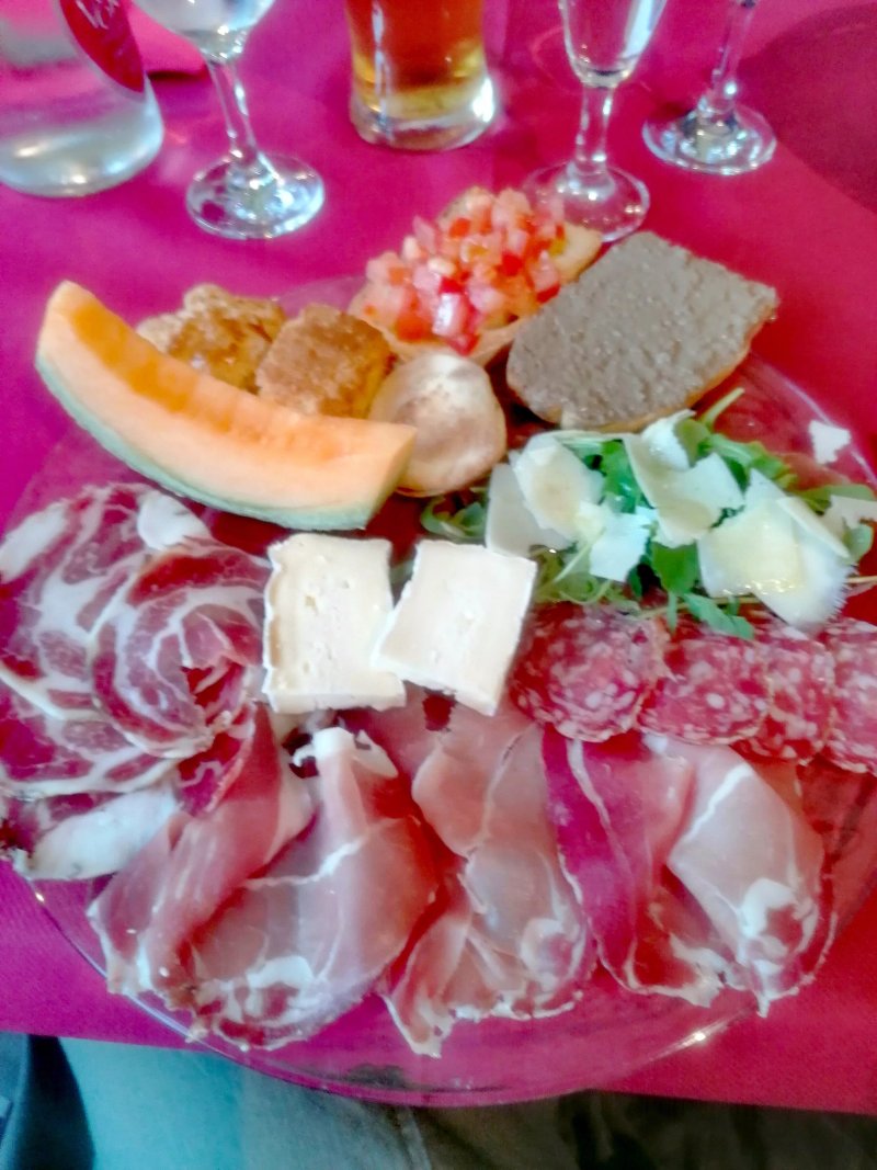 La Grotta Rossa Pizzeria Pub