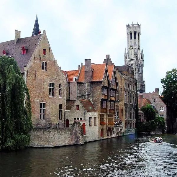 Romantic Penthouse in Bruges Medieval Centre with Roof Garden and Free Garage