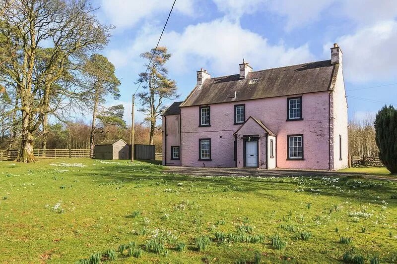 4 bedroom accommodation in Shawhead, Dumfries