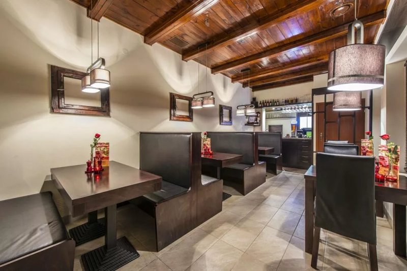 3-Loze Restaurant