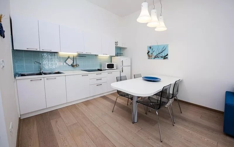 AL PORTO One-Bedroom Apartment with Sea View