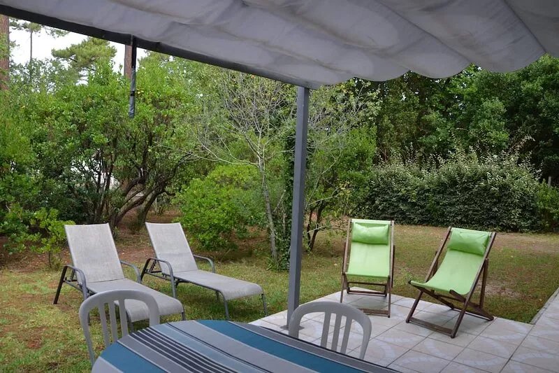 Close to Cap Ferret Comfortable independent apartment with garden