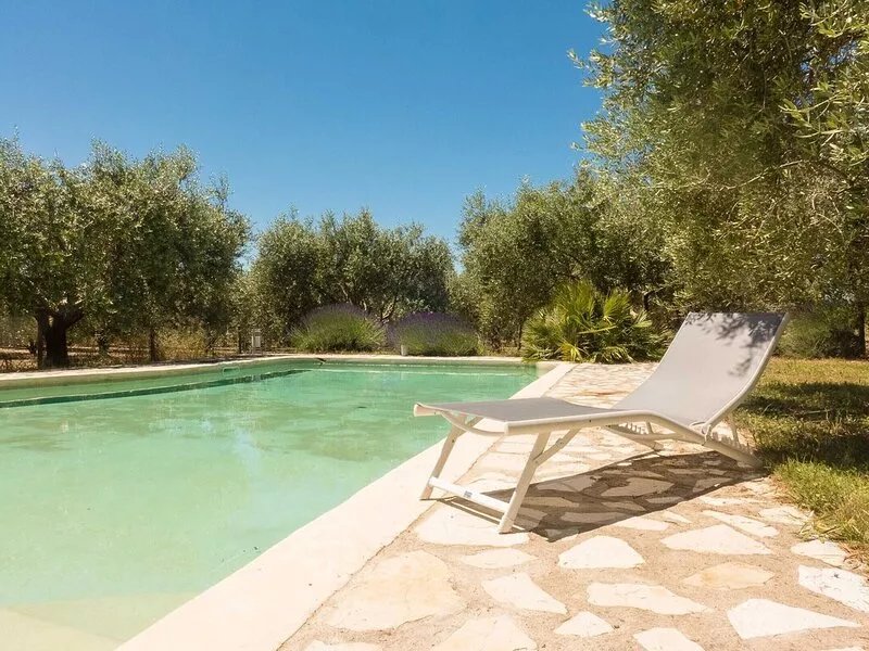 Nice cottage full of charm in a vineyard with large swimming pool