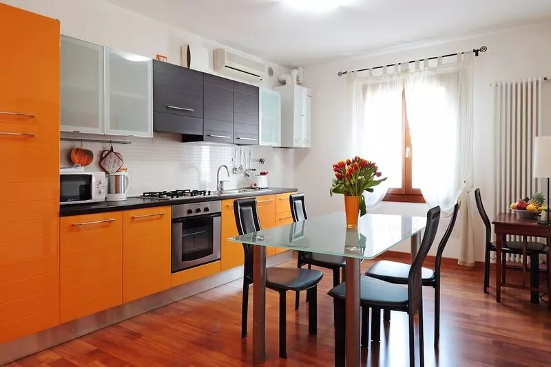 Bright apartment in Piazza delle Erbe / Duomo – up to 5 people