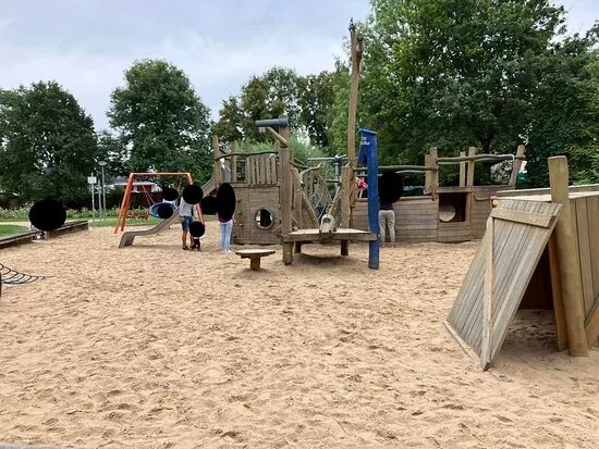 Kinder-Spielplatz im Fallerslebener Schlosspark