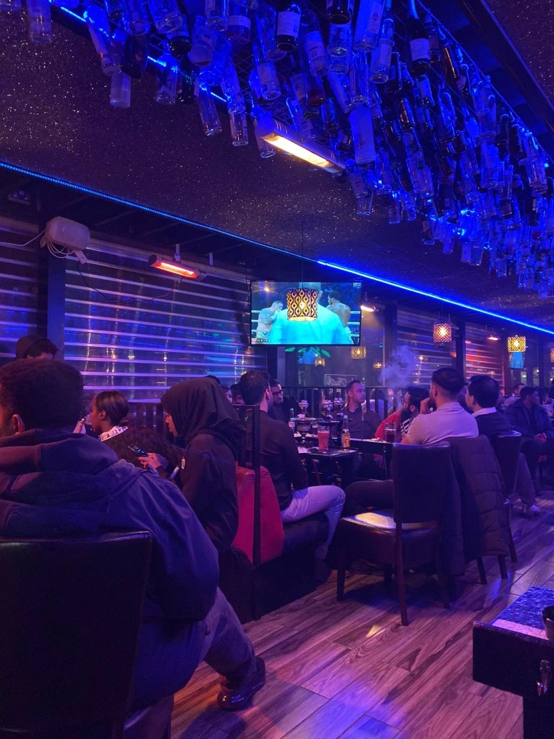 Truth Lounge - bar & grill