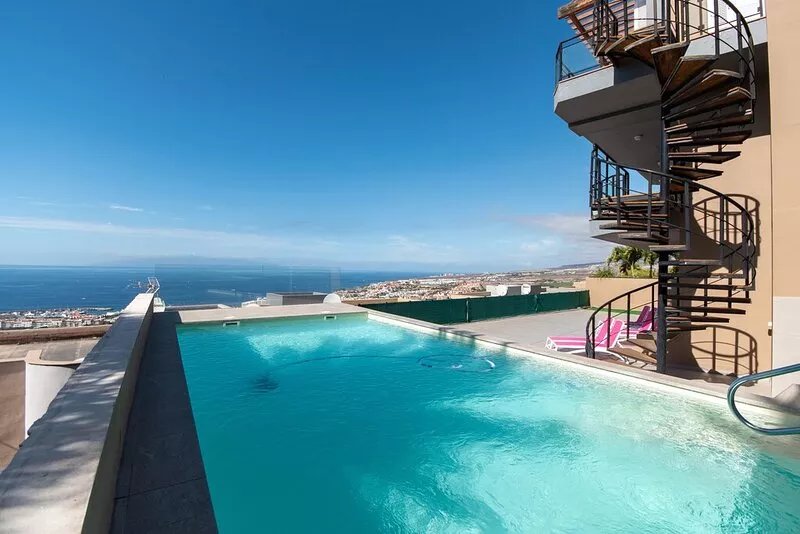 Sea la Vie Privacy and Tranquility in spectacular Villa with Pool and free WIFI