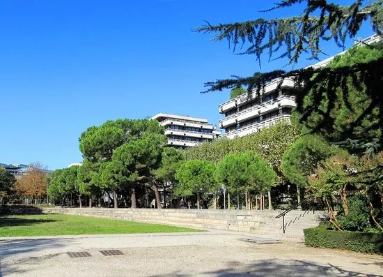 Parc De L'Esplanade Charles De Gaulle