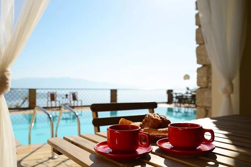 4 bedroom/ 6 bathr Villa/ private pool/ breathtaking sea views/ 6mins from