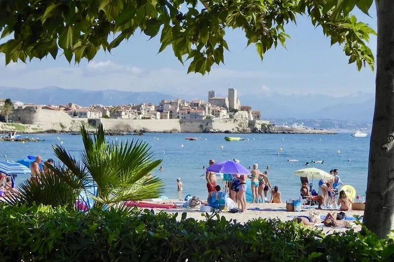 "Koukouli" in the heart of Vieil Antibes. Short walk to the market and